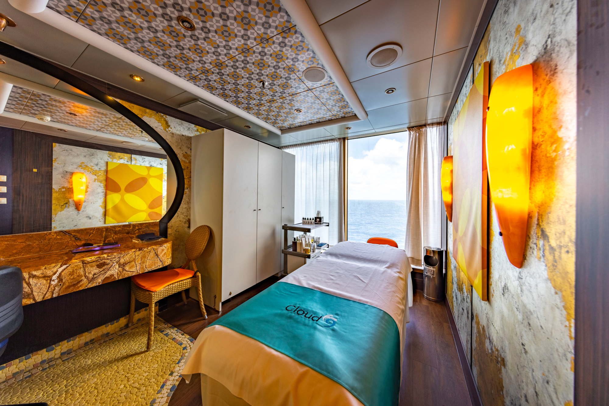 MyCruise Carnival Luminosa Offentlige-arealer Pool-spa5